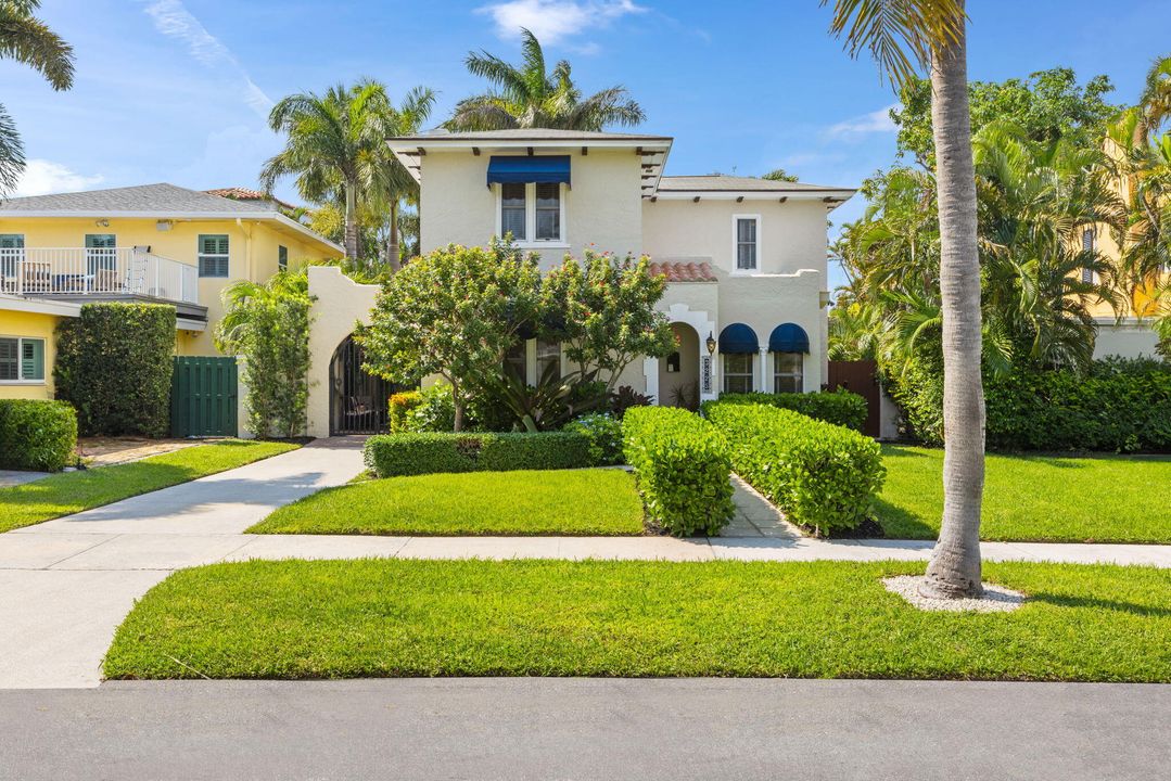 For Sale: $2,295,000 (3 beds, 2 baths, 1869 Square Feet)