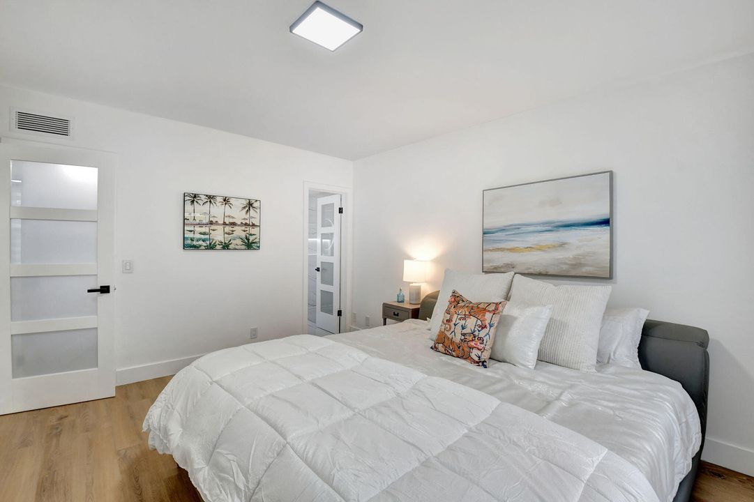 For Sale: $348,000 (2 beds, 2 baths, 1126 Square Feet)