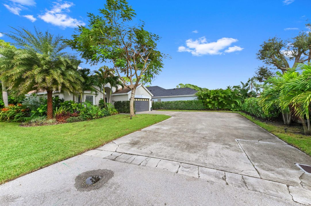 For Sale: $515,000 (3 beds, 2 baths, 1371 Square Feet)