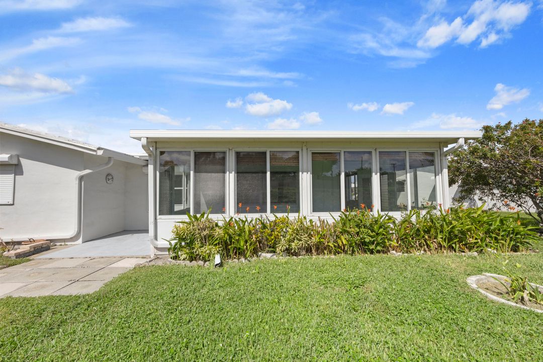 For Sale: $425,000 (2 beds, 2 baths, 1428 Square Feet)