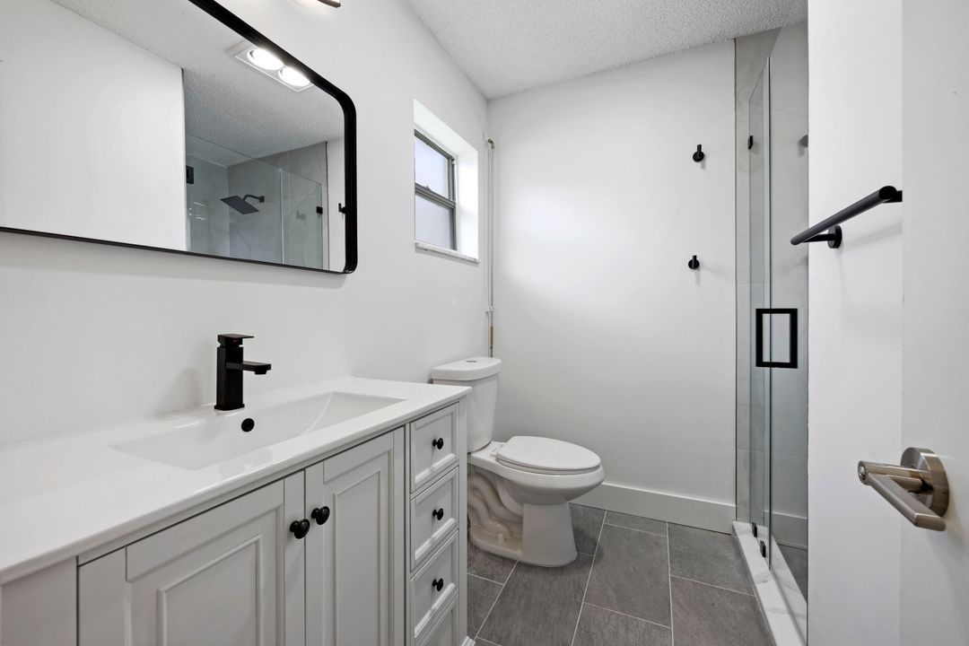 For Sale: $425,000 (2 beds, 2 baths, 1428 Square Feet)