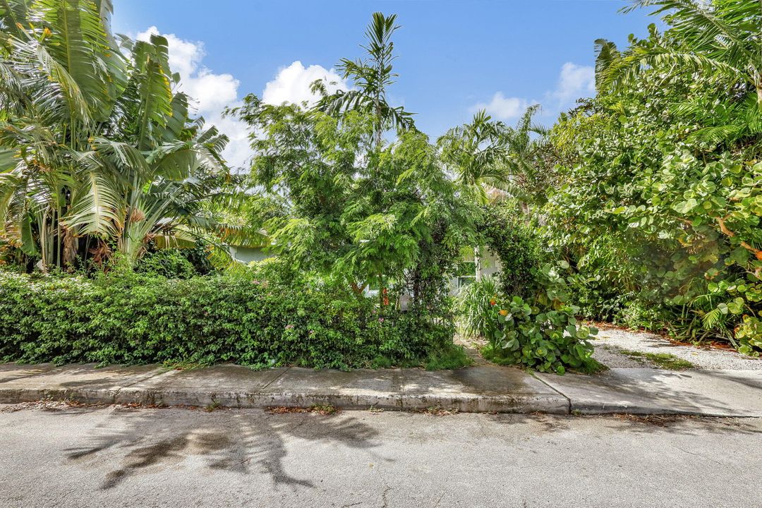 For Sale: $455,000 (3 beds, 1 baths, 1032 Square Feet)