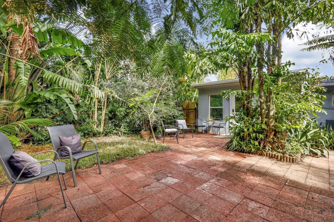 For Sale: $455,000 (3 beds, 1 baths, 1032 Square Feet)