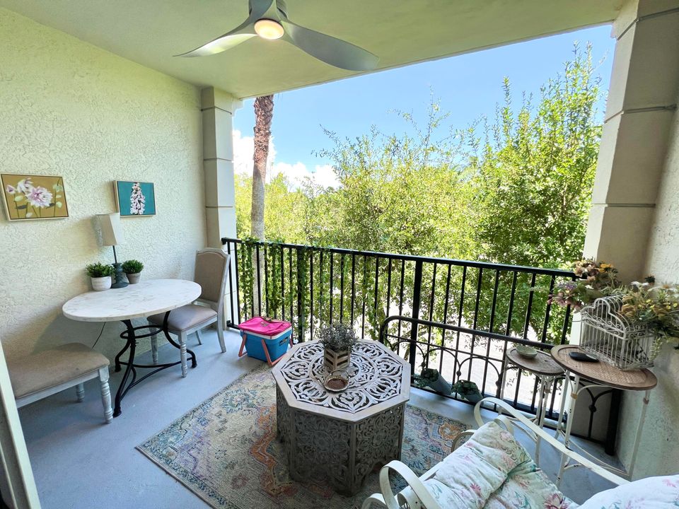 Active With Contract: $5,000 (2 beds, 2 baths, 1131 Square Feet)