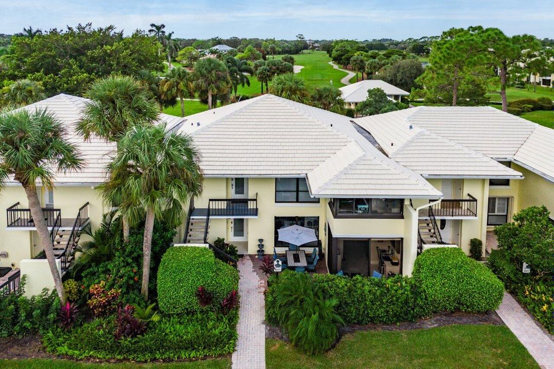 For Sale: $749,000 (3 beds, 2 baths, 1958 Square Feet)