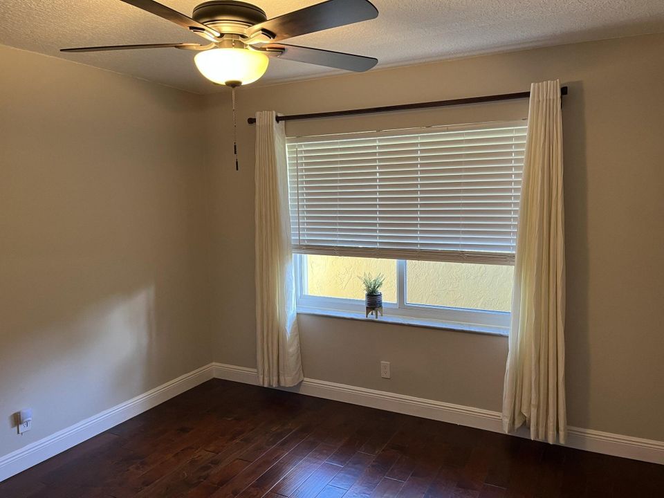 For Rent: $4,250 (3 beds, 2 baths, 1867 Square Feet)