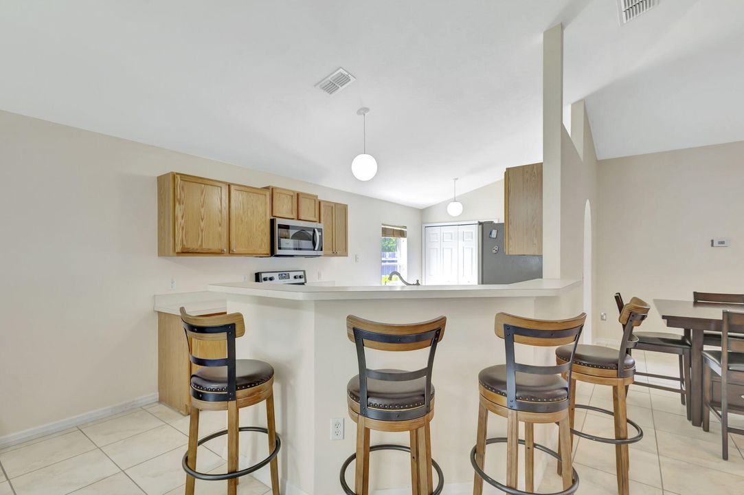 For Sale: $305,000 (3 beds, 2 baths, 1620 Square Feet)