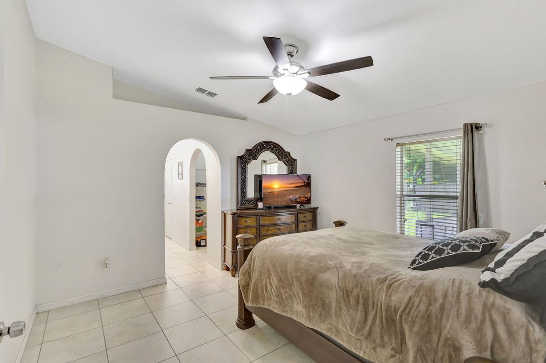 For Sale: $305,000 (3 beds, 2 baths, 1620 Square Feet)