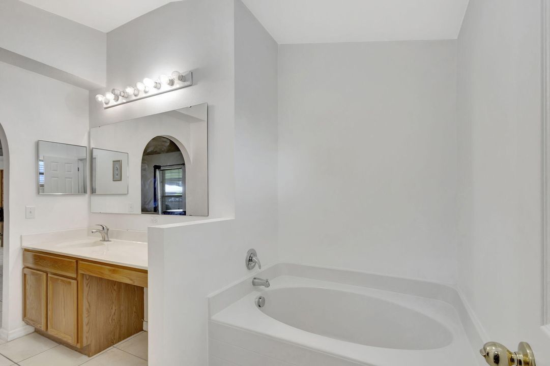 For Sale: $305,000 (3 beds, 2 baths, 1620 Square Feet)