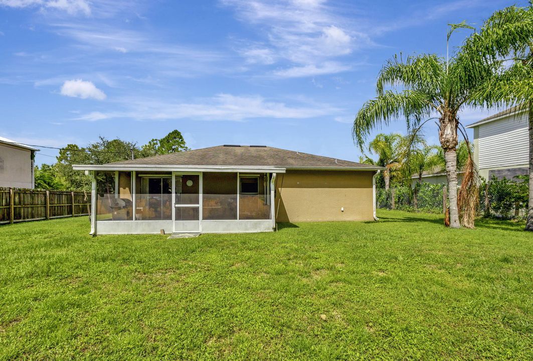 For Sale: $305,000 (3 beds, 2 baths, 1620 Square Feet)