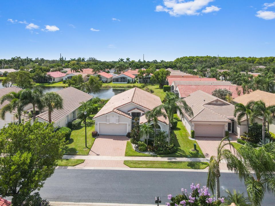 For Sale: $522,900 (3 beds, 2 baths, 2433 Square Feet)