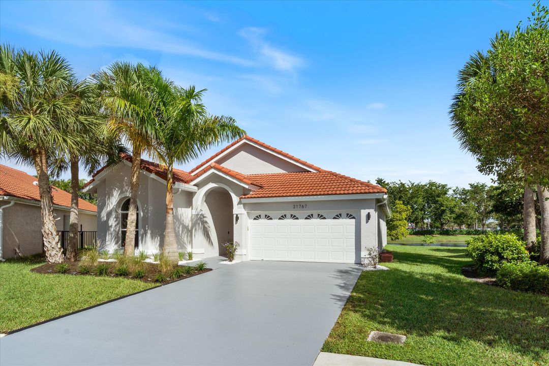 For Sale: $1,075,000 (3 beds, 2 baths, 1640 Square Feet)