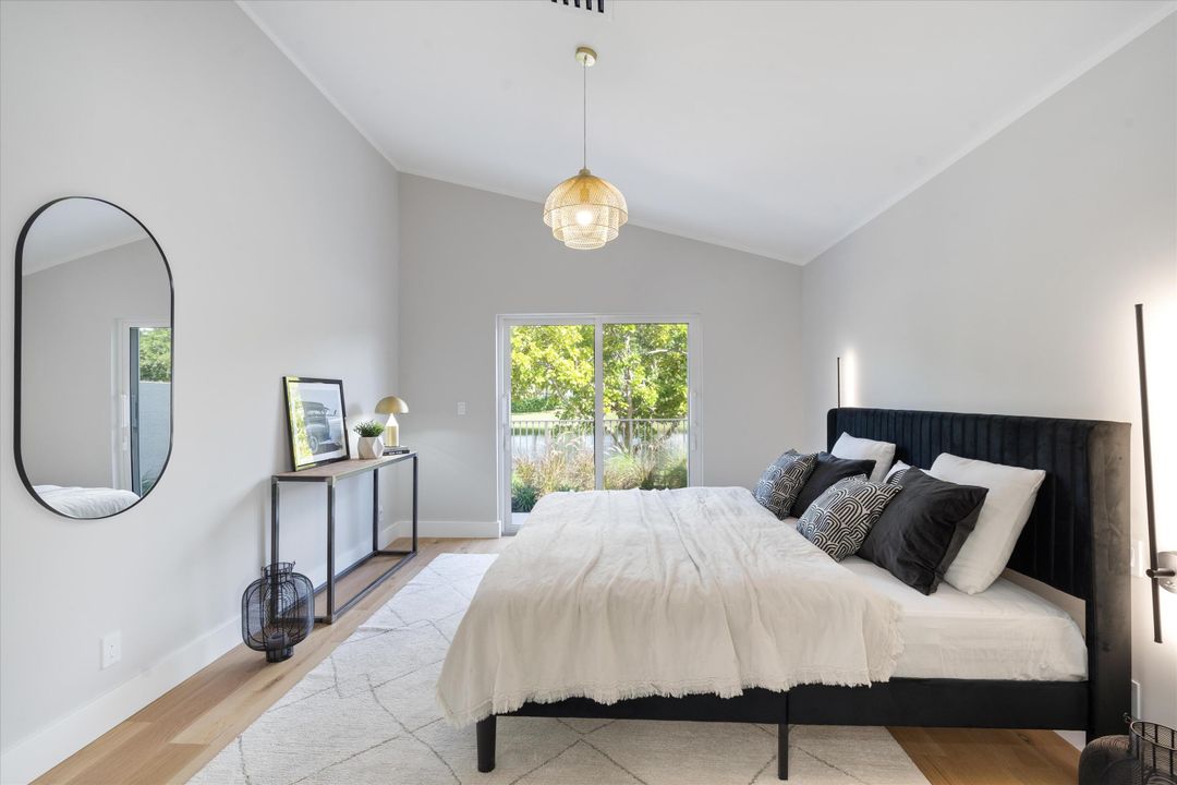 For Sale: $1,075,000 (3 beds, 2 baths, 1640 Square Feet)