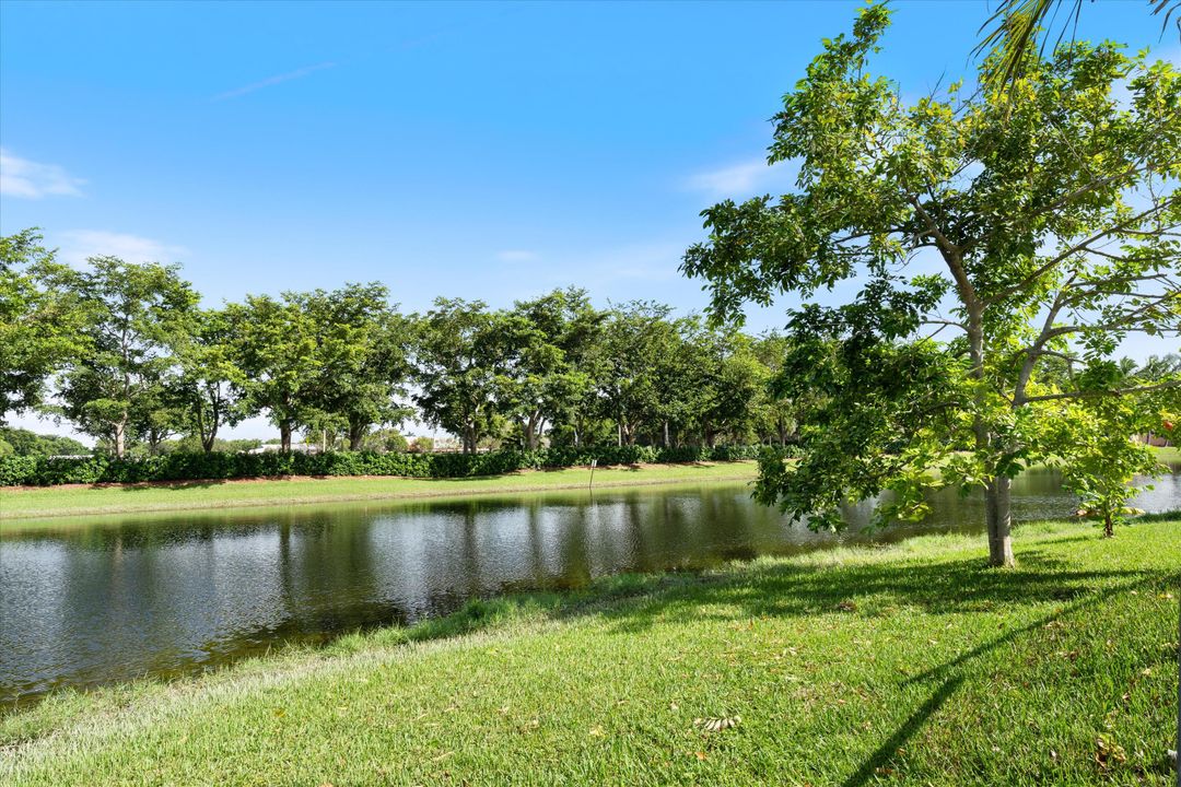 For Sale: $1,075,000 (3 beds, 2 baths, 1640 Square Feet)