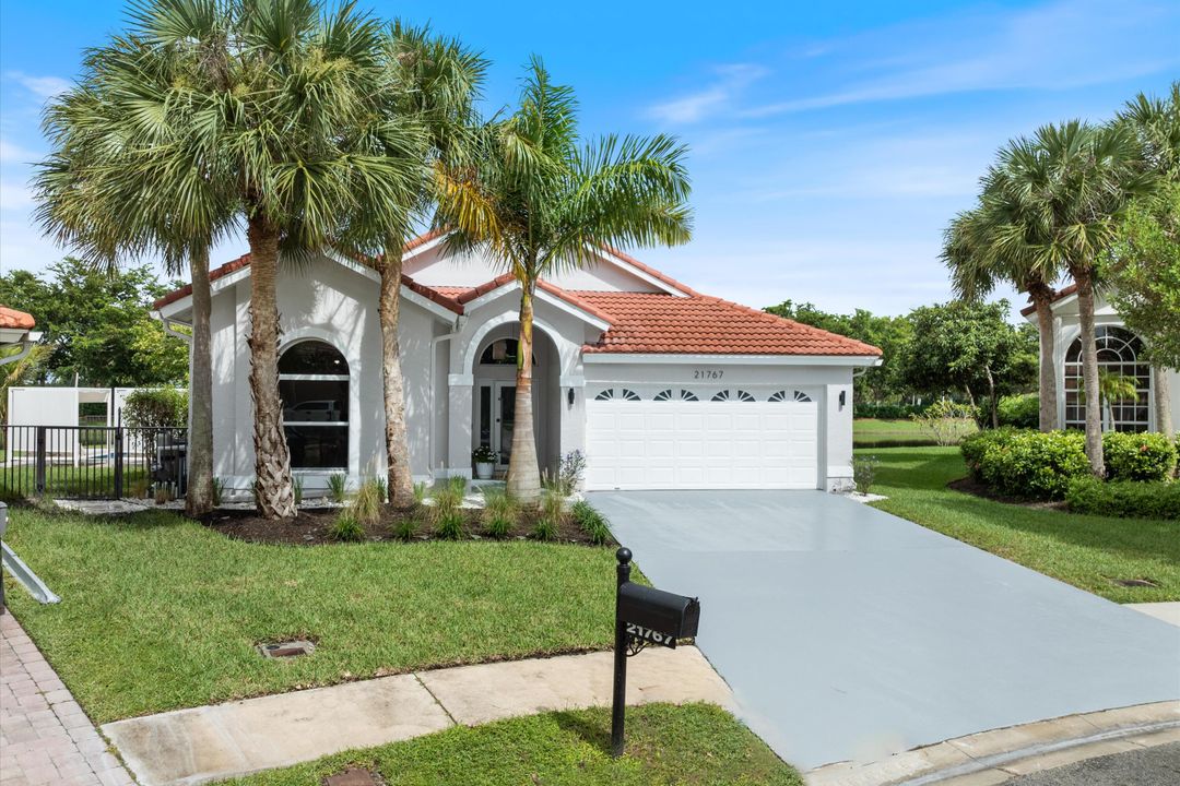 For Sale: $1,075,000 (3 beds, 2 baths, 1640 Square Feet)