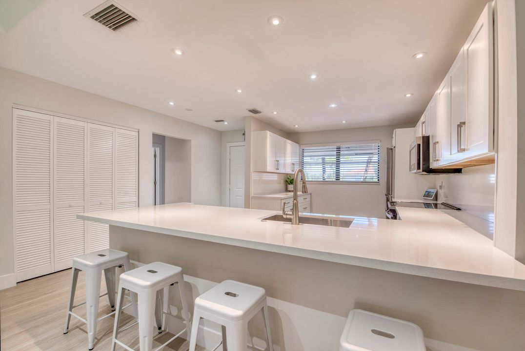 For Sale: $499,000 (2 beds, 2 baths, 1245 Square Feet)