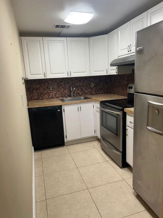 For Rent: $1,725 (1 beds, 1 baths, 700 Square Feet)