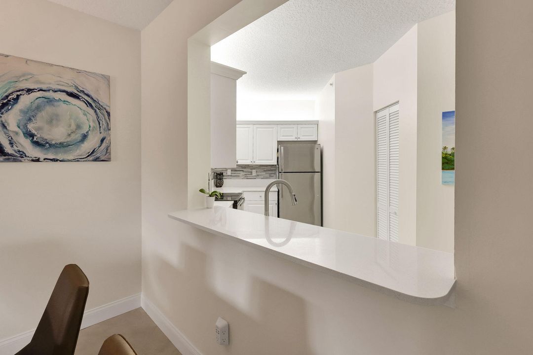 For Sale: $449,000 (2 beds, 2 baths, 1192 Square Feet)