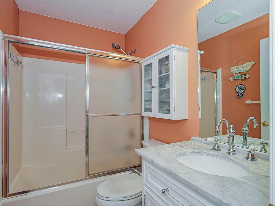 For Sale: $350,000 (3 beds, 2 baths, 1300 Square Feet)