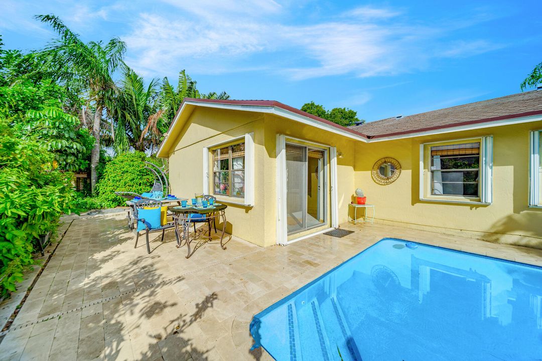 For Sale: $549,900 (3 beds, 2 baths, 1560 Square Feet)