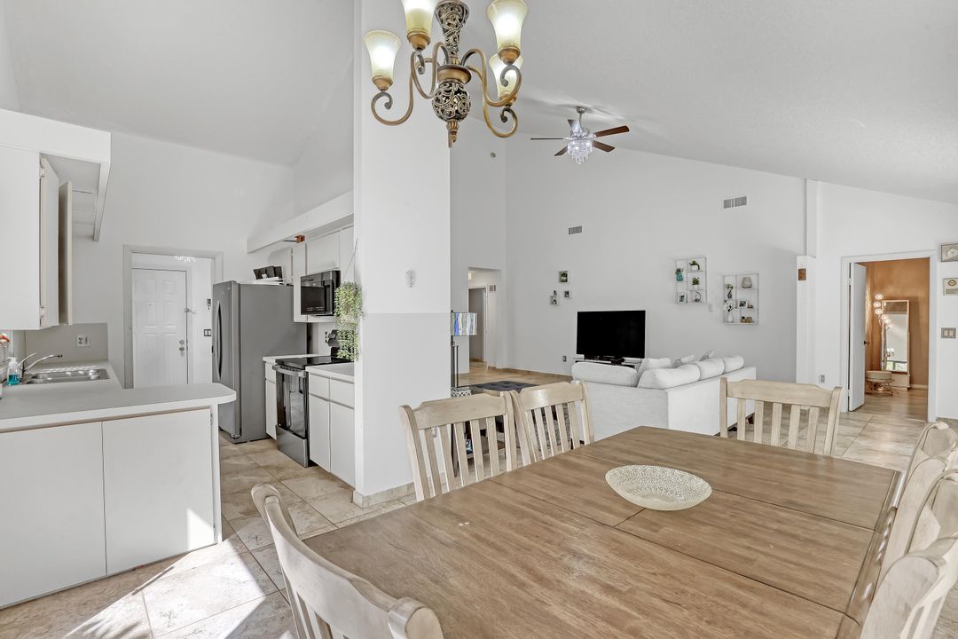 For Sale: $559,900 (3 beds, 2 baths, 1945 Square Feet)