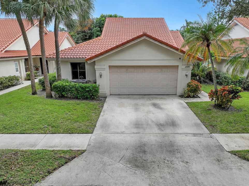 For Sale: $559,900 (3 beds, 2 baths, 1945 Square Feet)