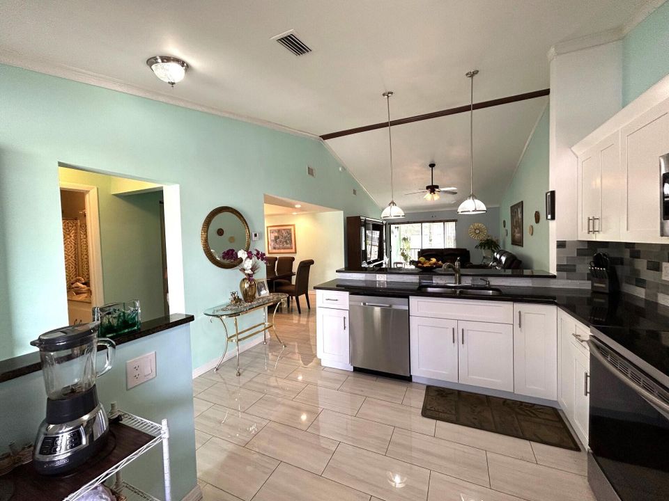 For Sale: $245,000 (3 beds, 2 baths, 1196 Square Feet)