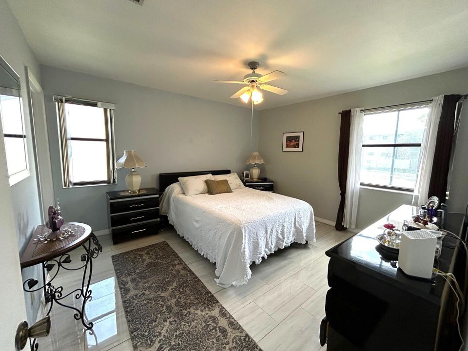 For Sale: $245,000 (3 beds, 2 baths, 1196 Square Feet)