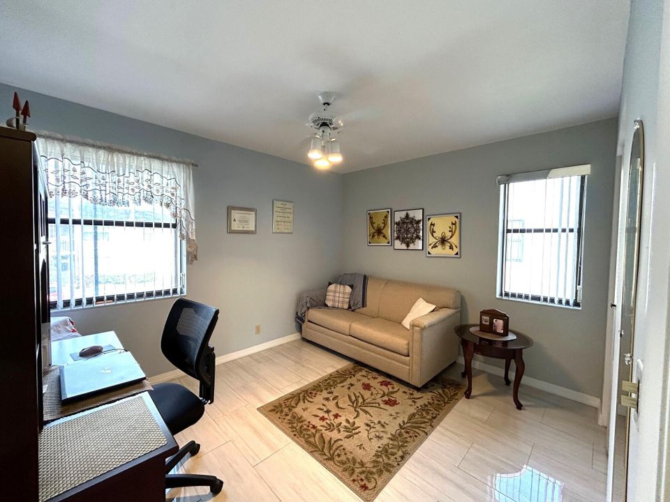 For Sale: $245,000 (3 beds, 2 baths, 1196 Square Feet)