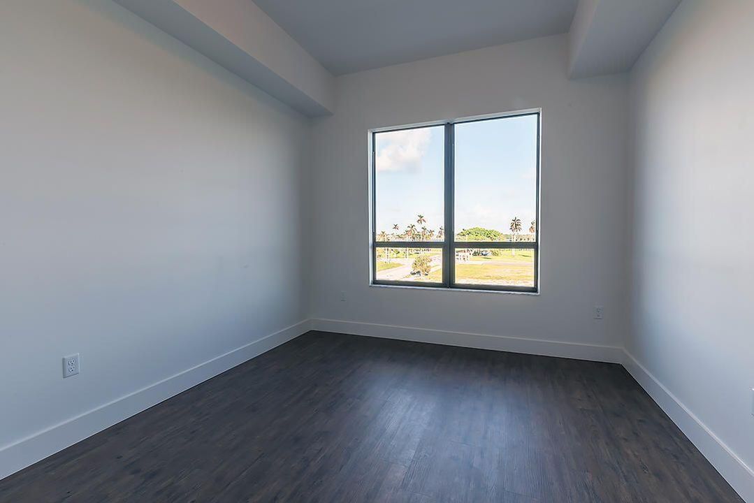 Active With Contract: $2,500 (2 beds, 2 baths, 1009 Square Feet)