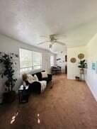 For Sale: $165,000 (3 beds, 1 baths, 882 Square Feet)