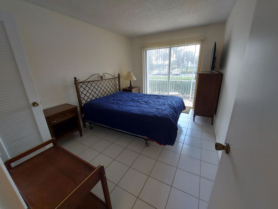 For Rent: $1,600 (2 beds, 1 baths, 840 Square Feet)