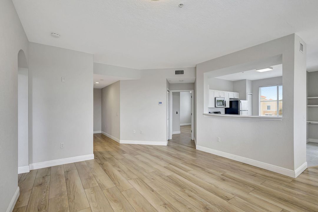 For Sale: $409,000 (2 beds, 2 baths, 1403 Square Feet)