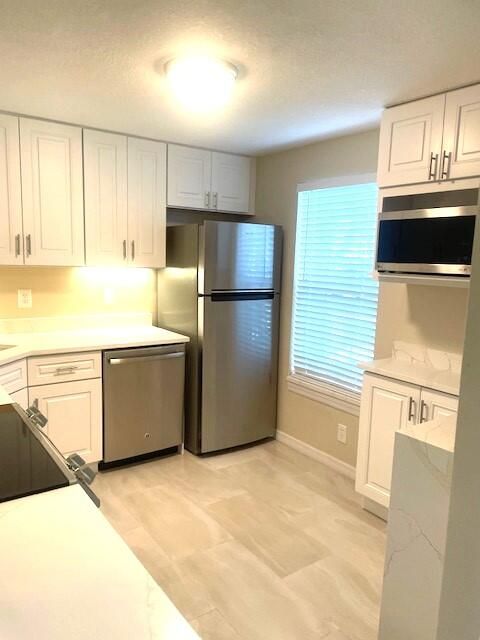 For Rent: $6,000 (2 beds, 2 baths, 876 Square Feet)