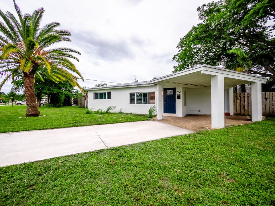 For Sale: $625,000 (3 beds, 2 baths, 1080 Square Feet)