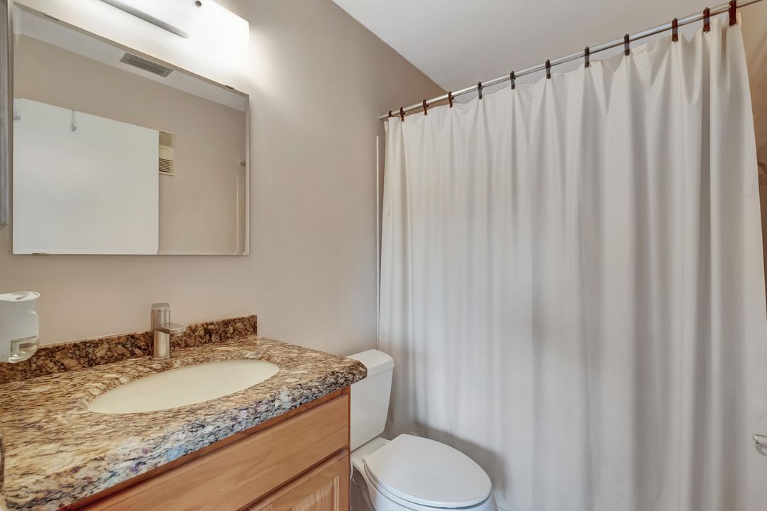 For Sale: $209,000 (2 beds, 2 baths, 863 Square Feet)