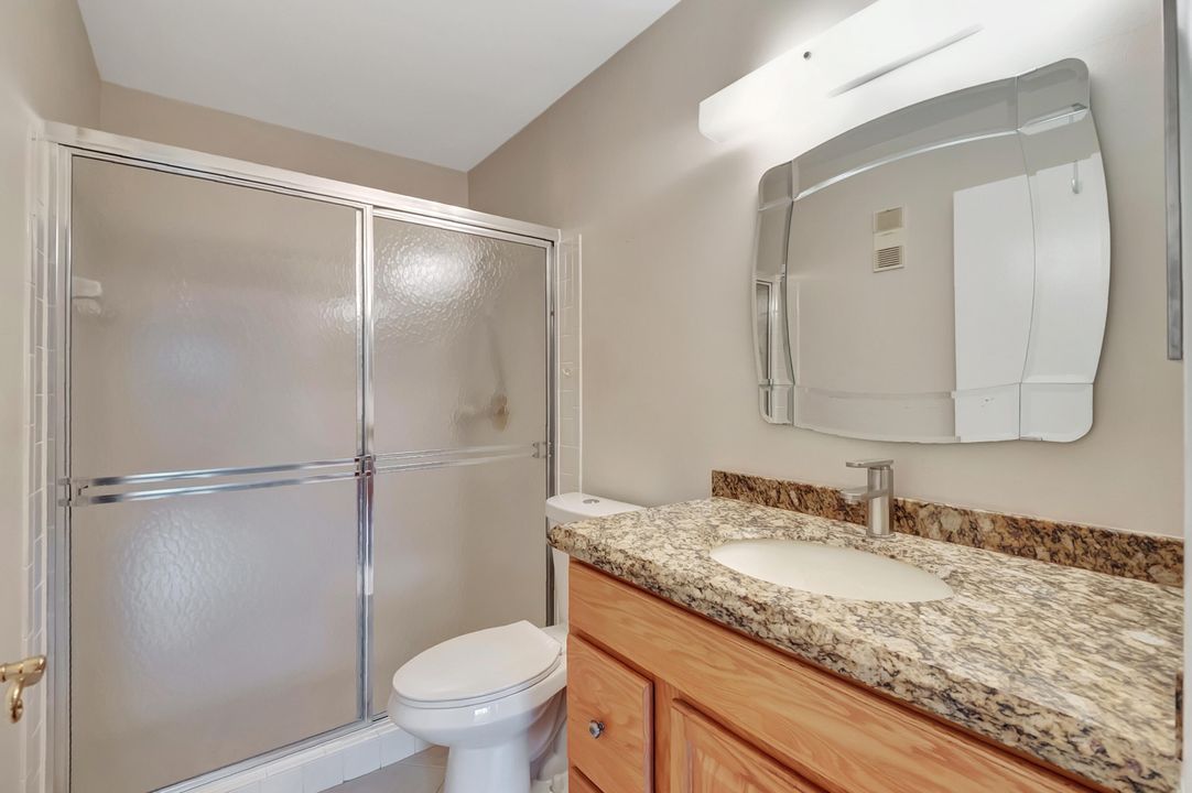 For Sale: $209,000 (2 beds, 2 baths, 863 Square Feet)