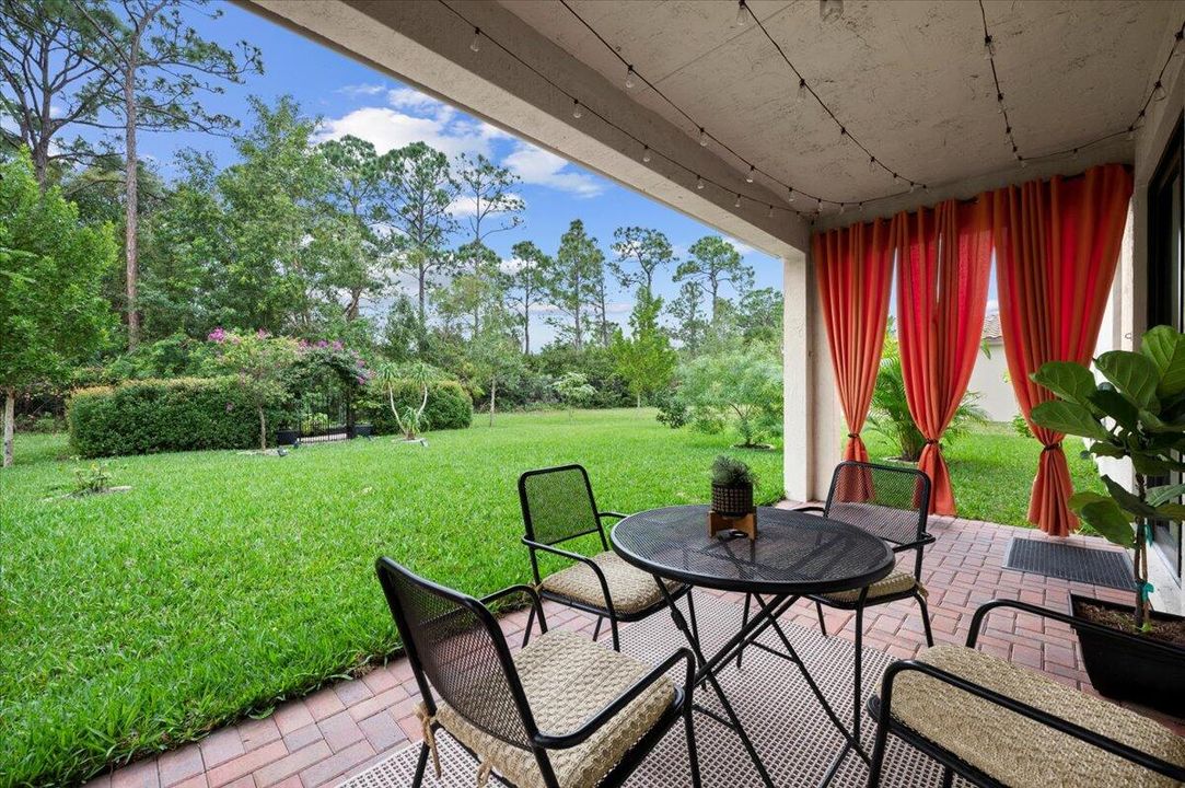 En Venta: $799,000 (5 camas, 3 baños, 3185 Pies cuadrados)