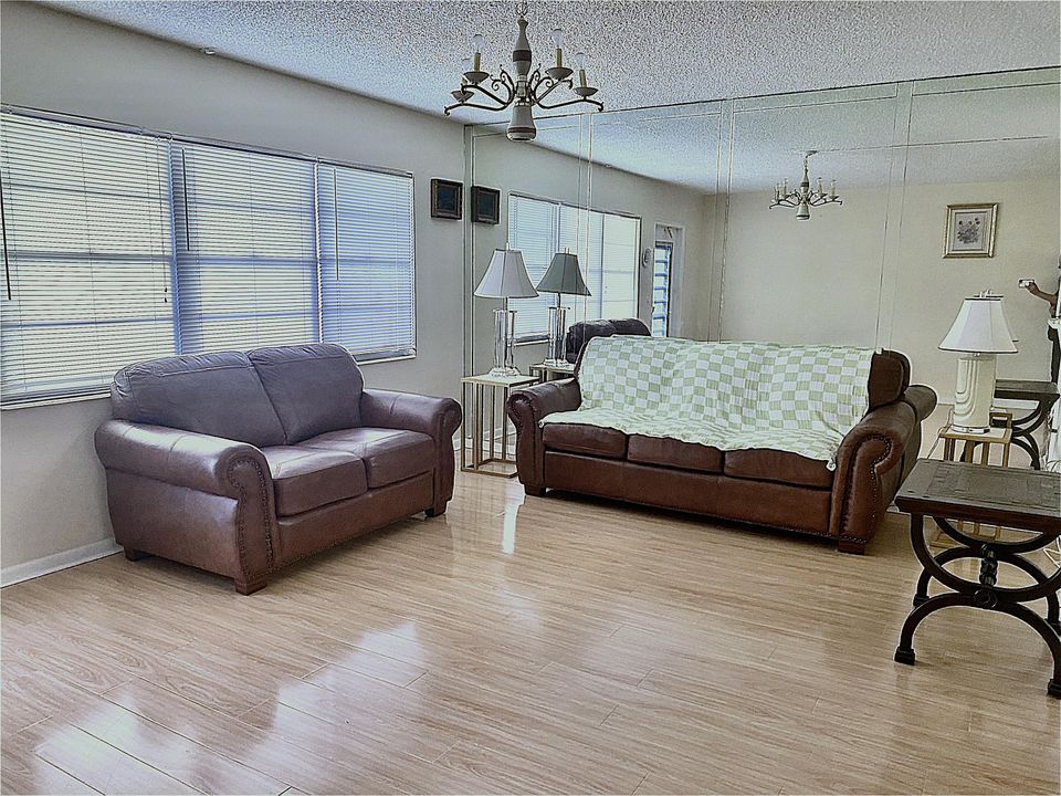 For Sale: $110,000 (1 beds, 1 baths, 719 Square Feet)