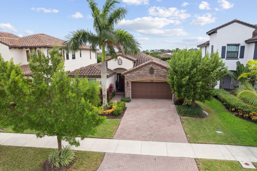 For Sale: $699,000 (3 beds, 2 baths, 2230 Square Feet)