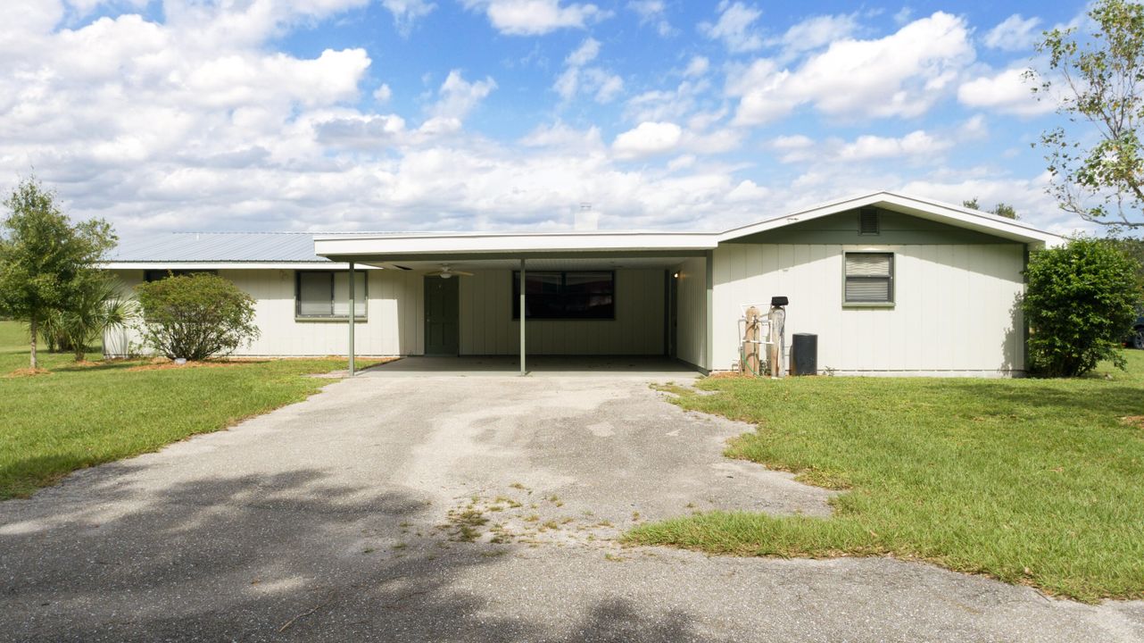 For Sale: $595,000 (4 beds, 2 baths, 3717 Square Feet)