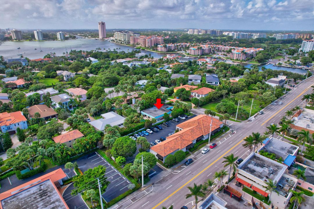 For Sale: $1,600,000 (2 beds, 2 baths, 1720 Square Feet)