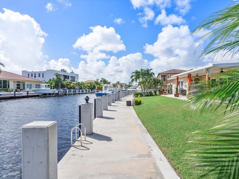 For Sale: $1,599,000 (2 beds, 2 baths, 1609 Square Feet)