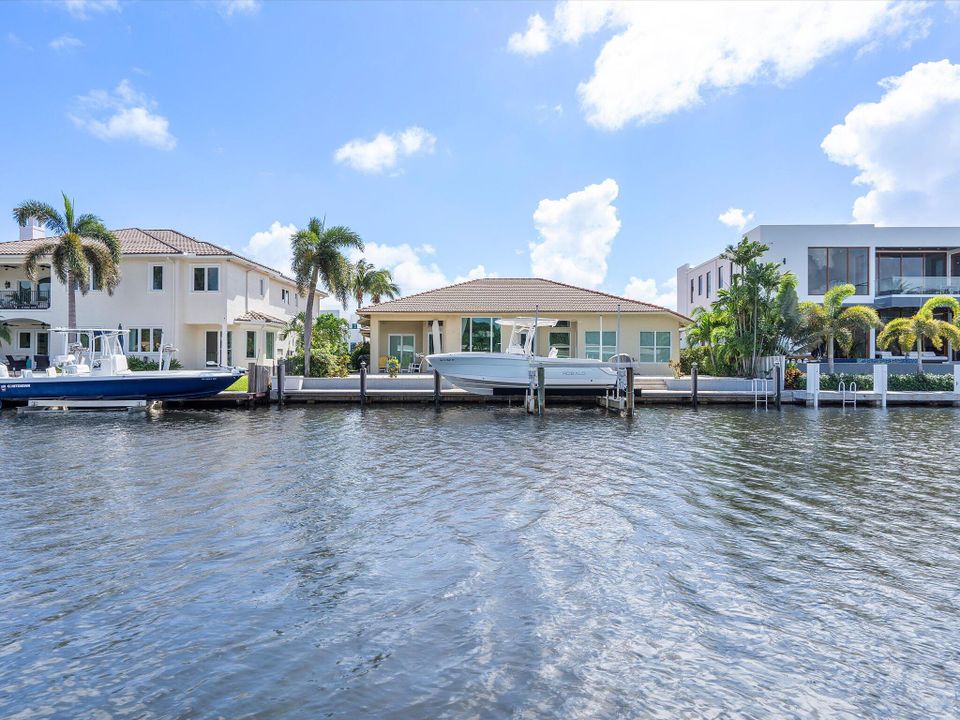 For Sale: $1,599,000 (2 beds, 2 baths, 1609 Square Feet)