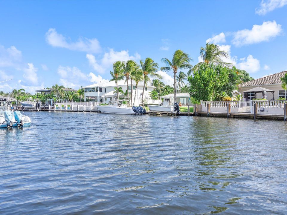 For Sale: $1,599,000 (2 beds, 2 baths, 1609 Square Feet)