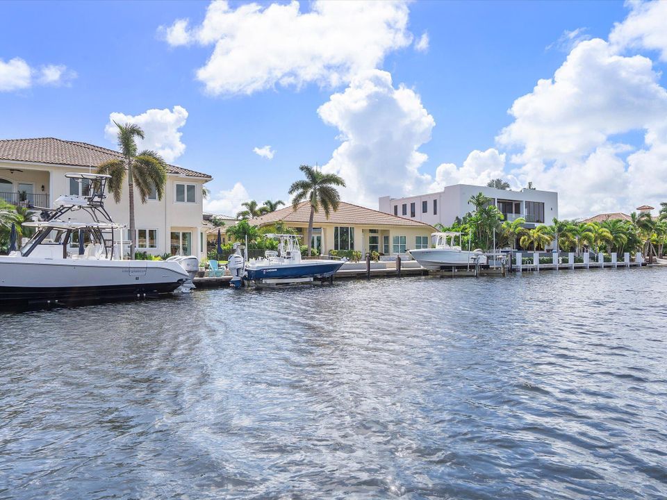 For Sale: $1,599,000 (2 beds, 2 baths, 1609 Square Feet)