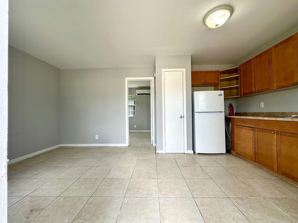 For Rent: $1,500 (1 beds, 1 baths, 650 Square Feet)