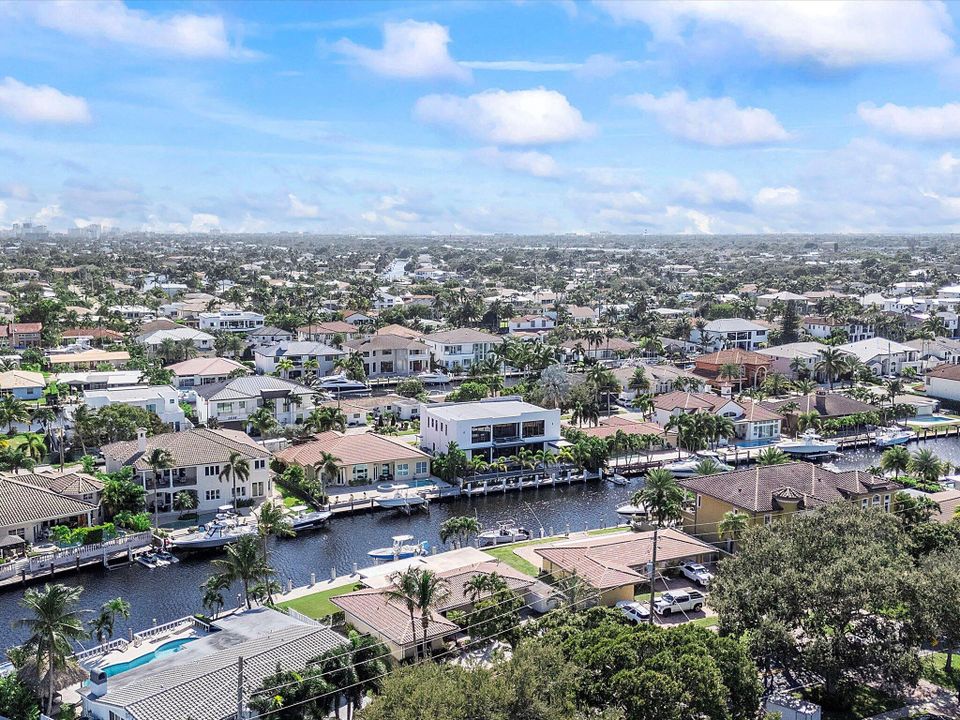 For Sale: $1,599,000 (2 beds, 2 baths, 1609 Square Feet)