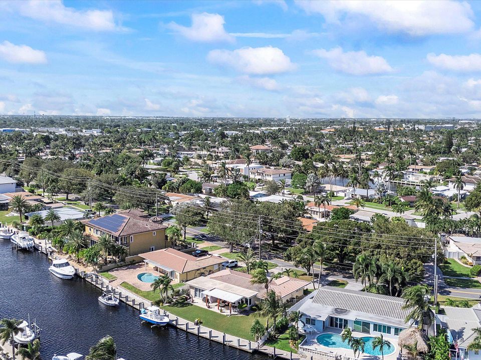 For Sale: $1,599,000 (2 beds, 2 baths, 1609 Square Feet)