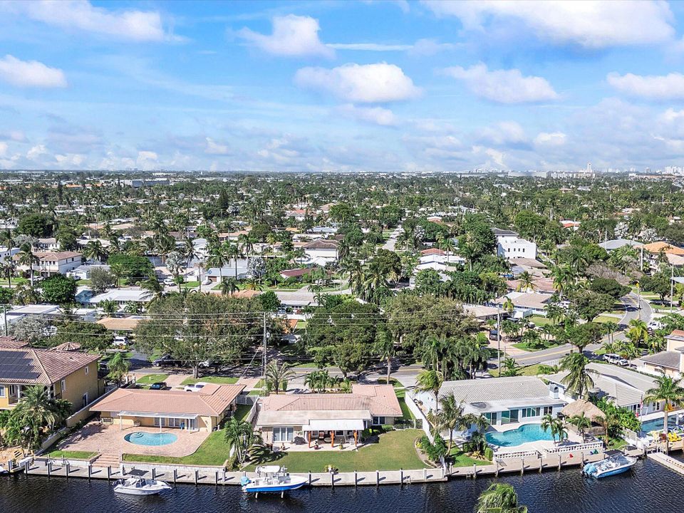 For Sale: $1,599,000 (2 beds, 2 baths, 1609 Square Feet)